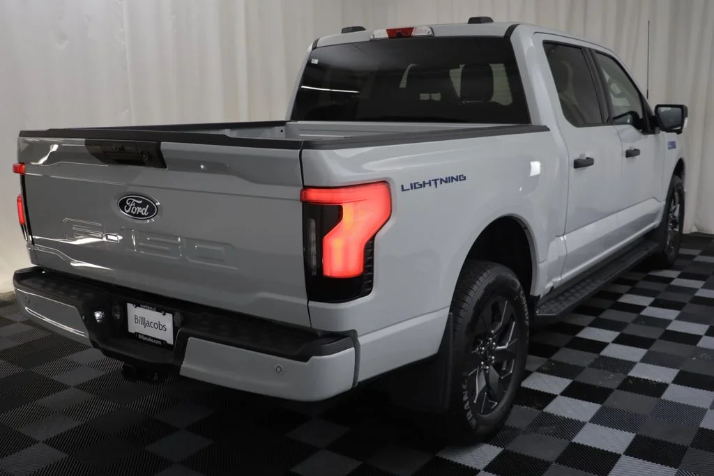 Used 2024 Avalanche Ford XLT image 17