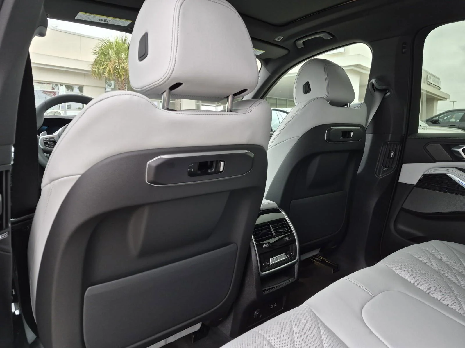 2026 BMW X5 50e - Photo 33