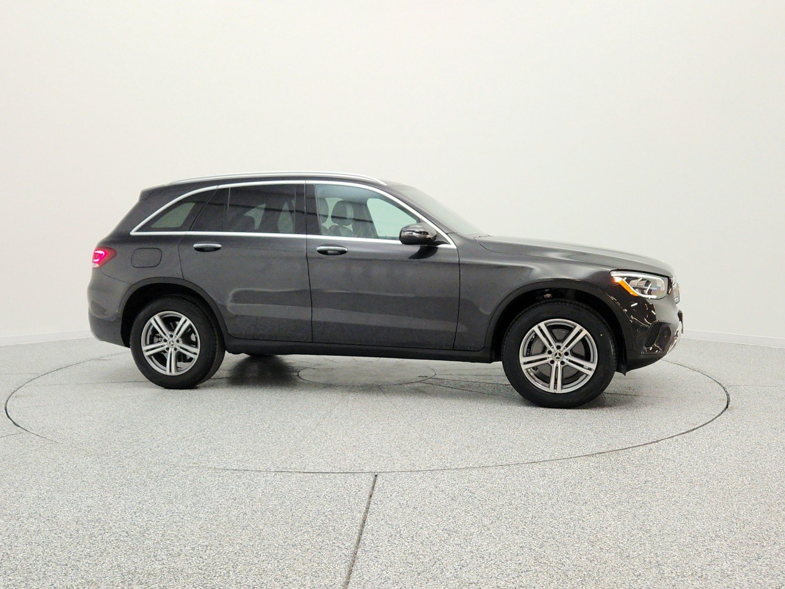 Used 2022 Graphite Grey Metallic Mercedes-Benz GLC 300 SUV image 4