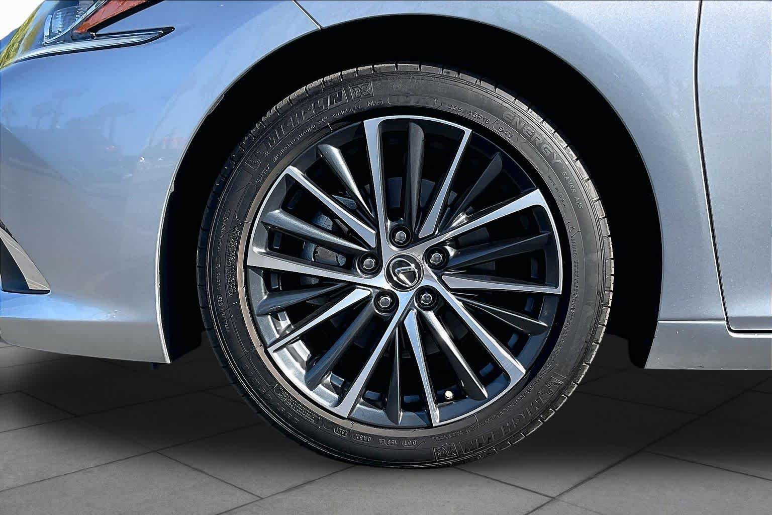 Used 2025 Iridium Lexus  image 10