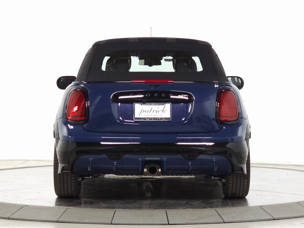 New 2026 Blue Metallic MINI Iconic image 7