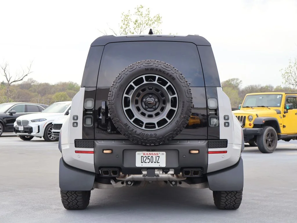 Used 2026 Borasco Gray Metallic Land Rover V8 OCTA image 6