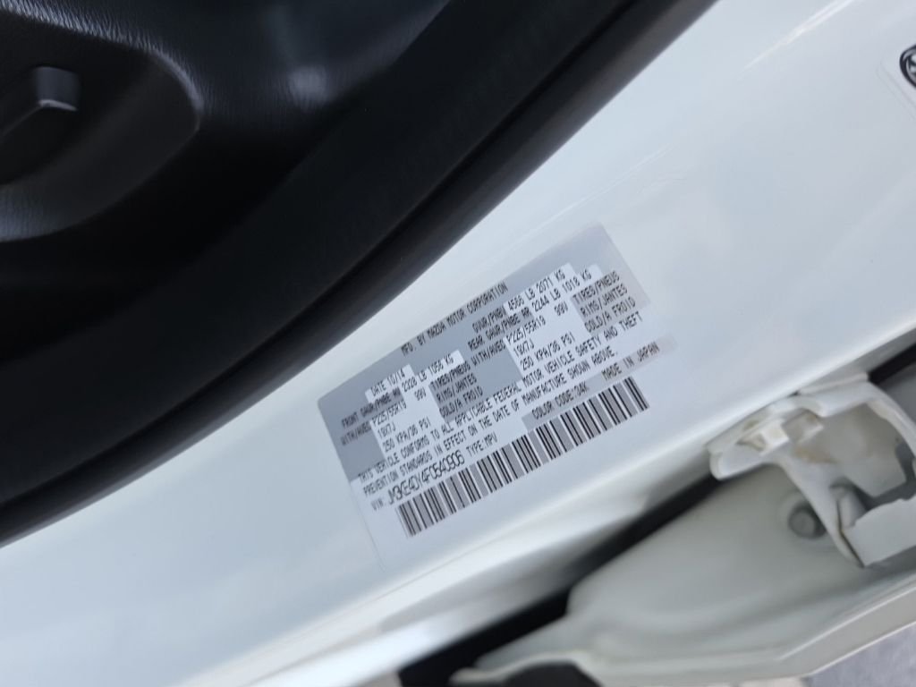 Used 2015 White Mazda Grand Touring image 37