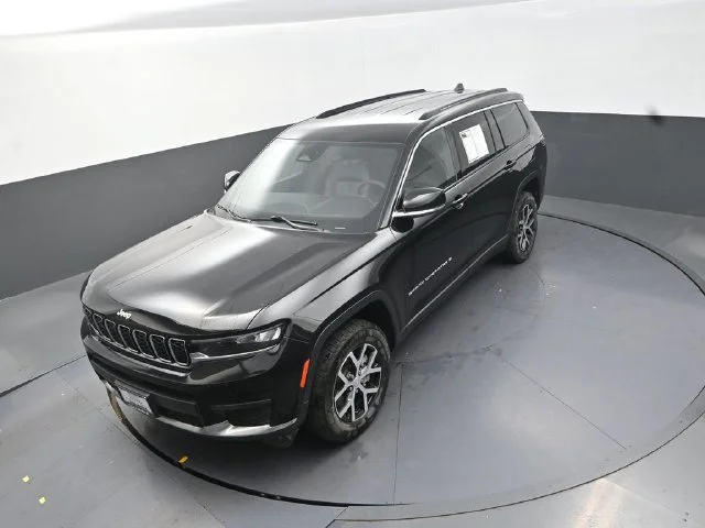 Used 2025 Black Jeep Limited image 13