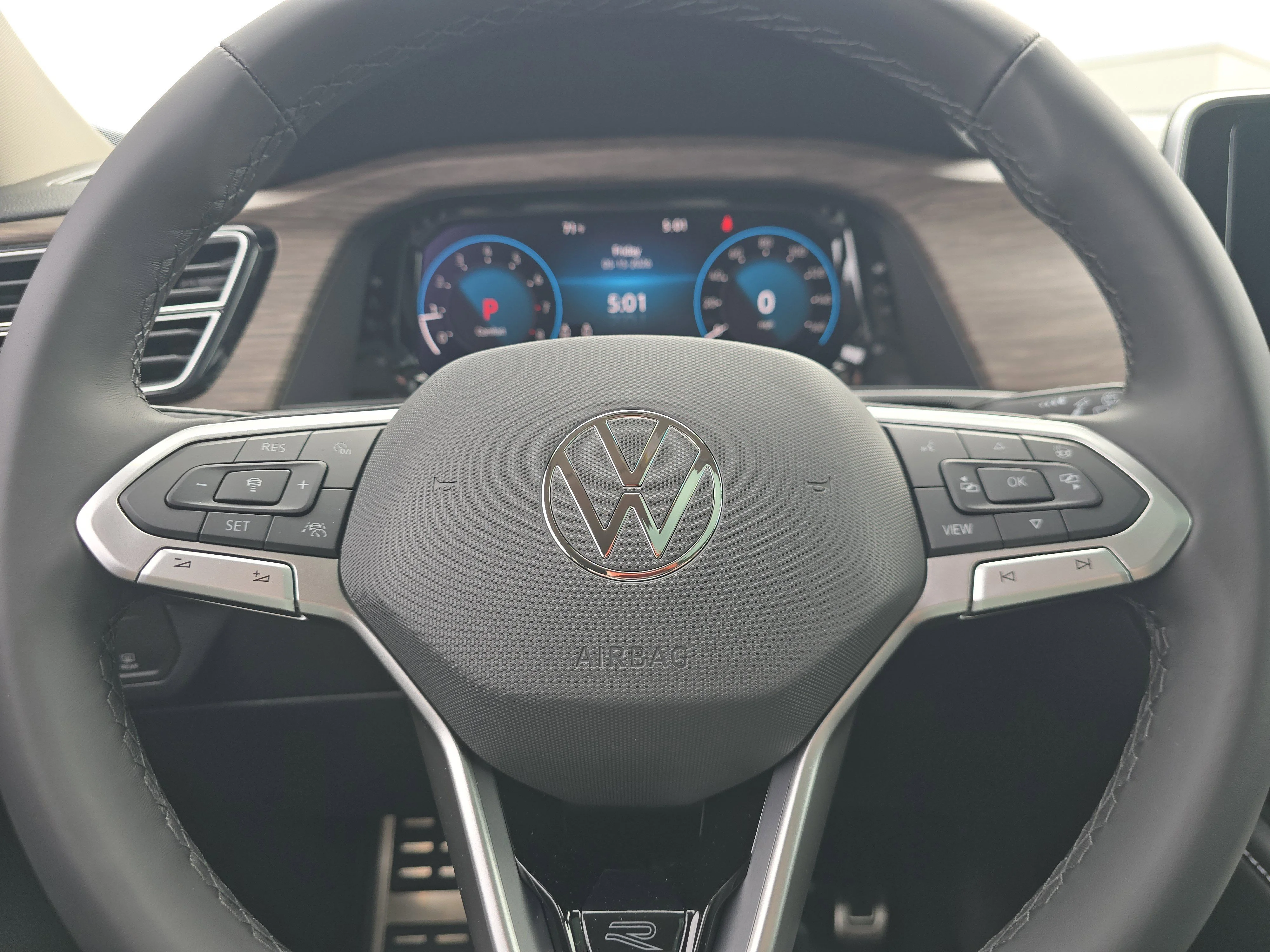 New 2026 Pure Gray Volkswagen 2.0T SEL Premium R-Line image 24