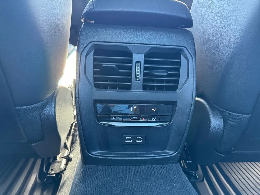 2024 BMW 3 Series 330i - Photo 24