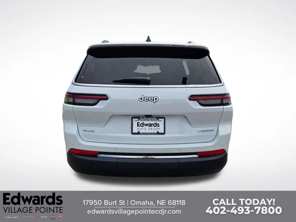 New 2026 Bright White Clear-Coat Exterior Paint Jeep Laredo image 4