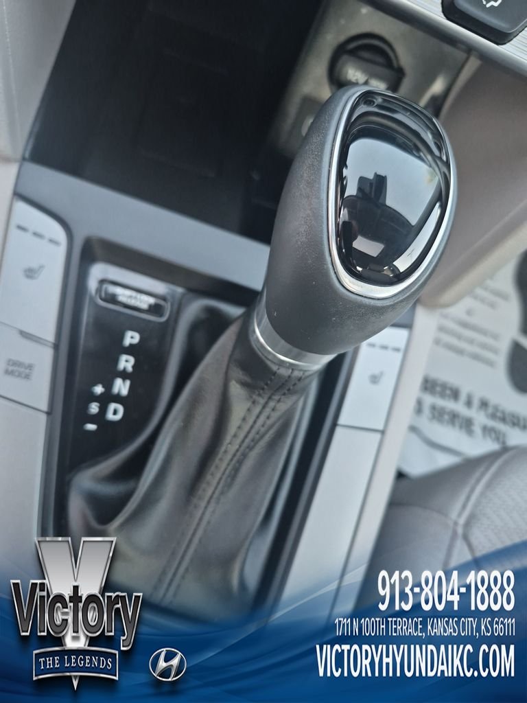 Used 2020 Blue Hyundai Limited image 24
