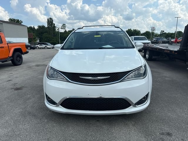 Used 2017 White Chrysler Touring L image 3