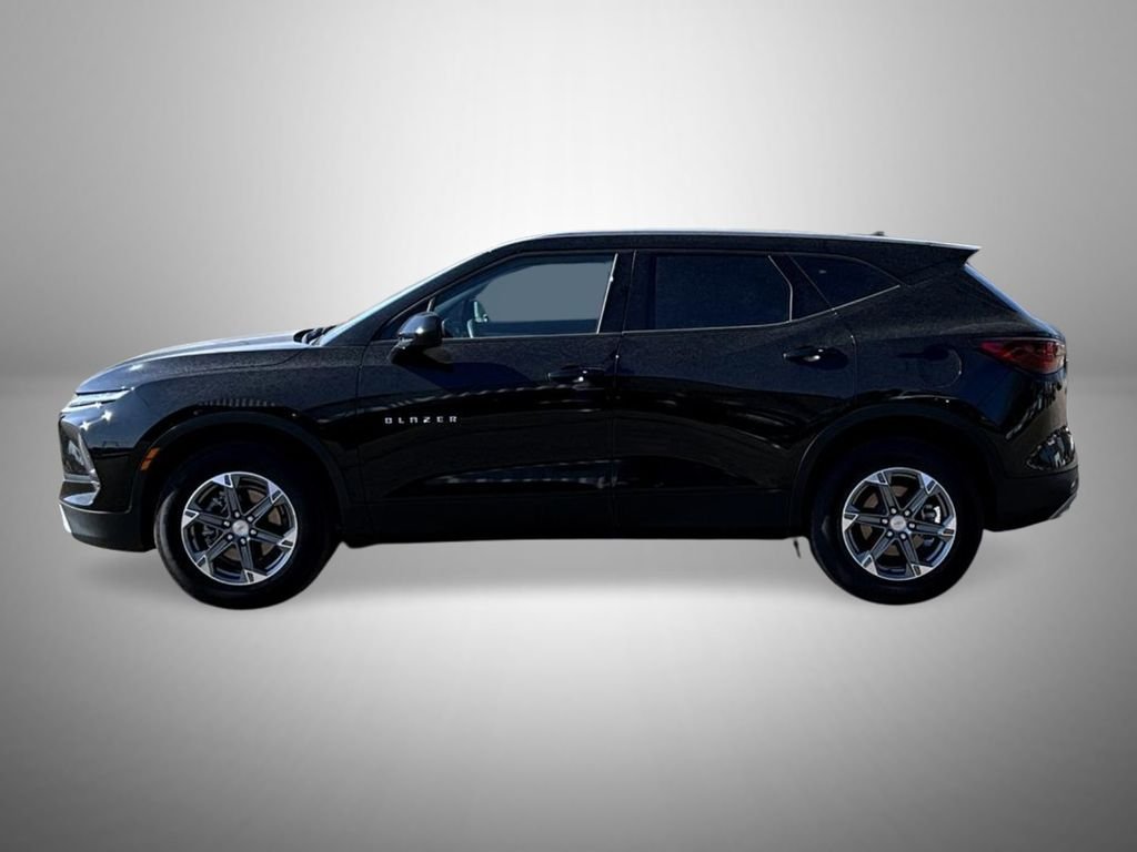 Used 2025 Black Chevrolet LT image 8