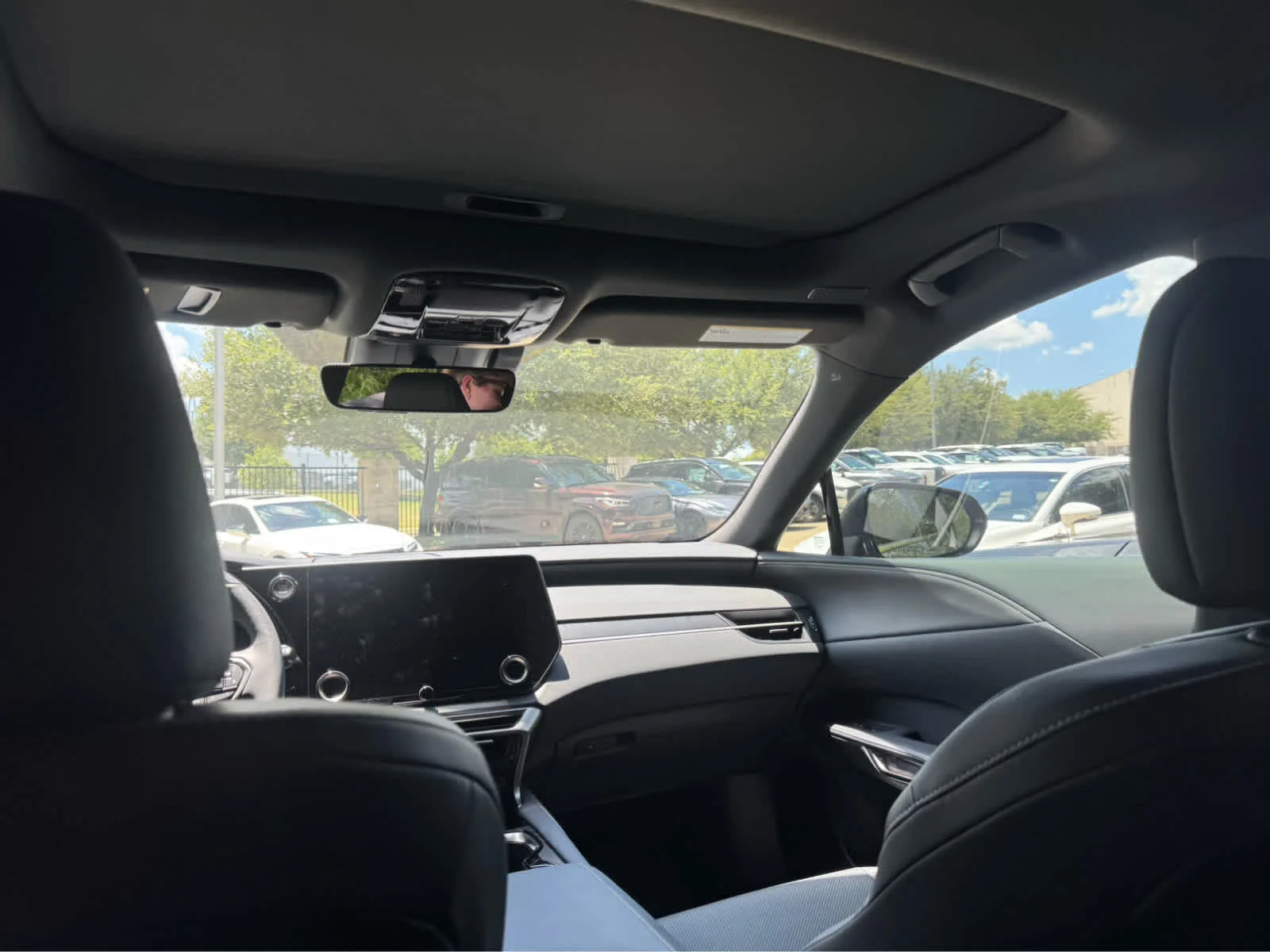 Used 2025 Nori Green Pearl Lexus Premium image 18