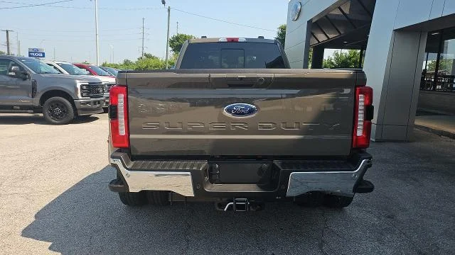 New 2026 Marsh Gray Ford Lariat 4WD image 25