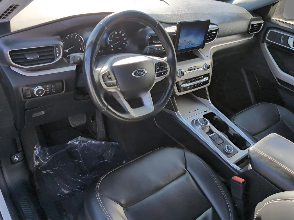 Used 2023 Oxford White Ford XLT image 9