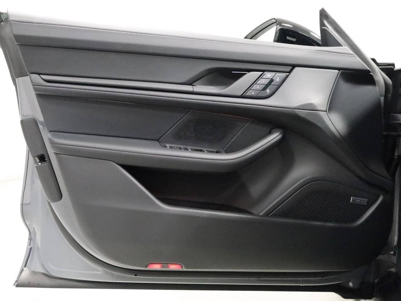 New 2026 Slate Grey Neo Porsche 4 Black Edition image 16
