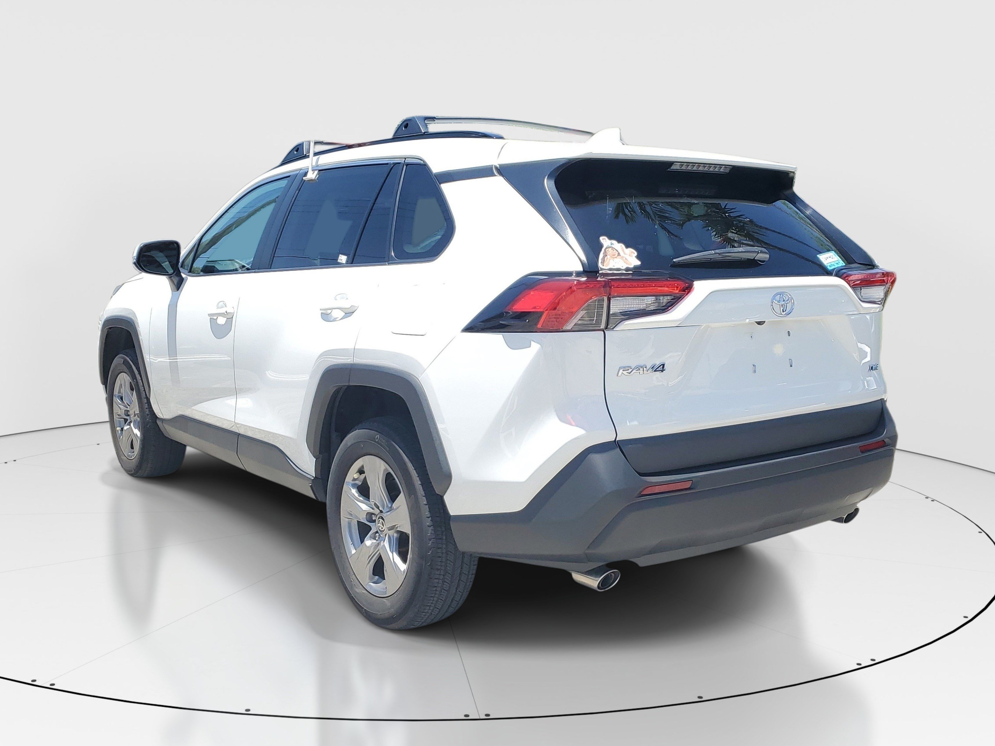 Used 2024 Ice Toyota XLE image 4
