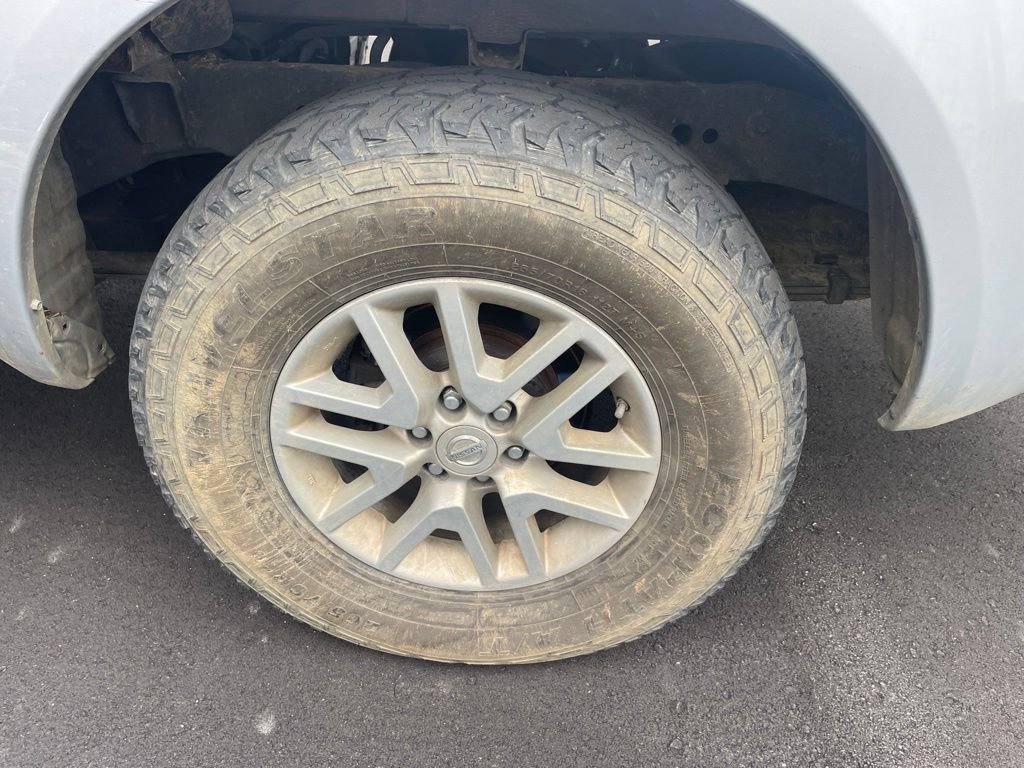 Used 2014 Silver Nissan SV image 14