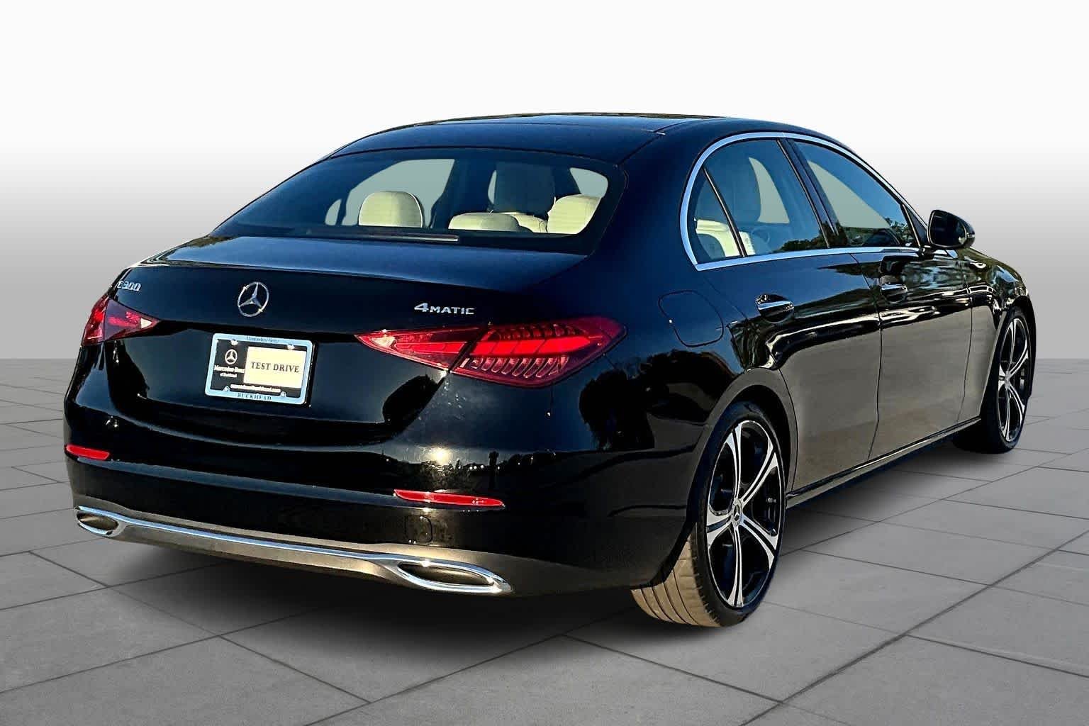 Used 2022 Obsidian Black Metallic Mercedes-Benz C 300 image 13