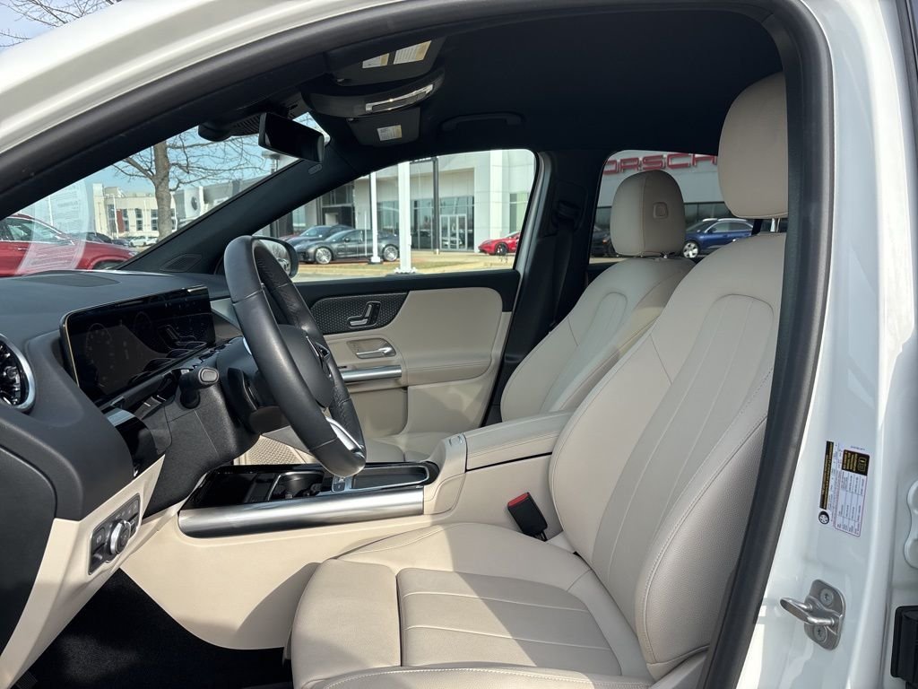Used 2025 White Mercedes-Benz GLA 250 image 2