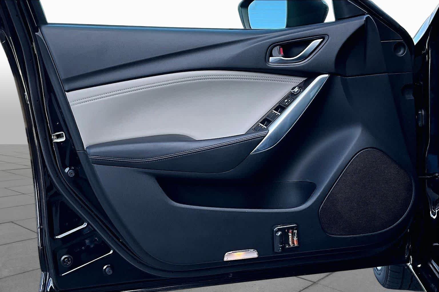 Used 2016 Jet Black Mica Mazda i Touring image 19