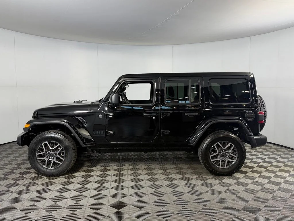 Used 2025 Black Jeep Sahara image 10