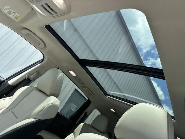 Used 2025 White Subaru Limited image 18
