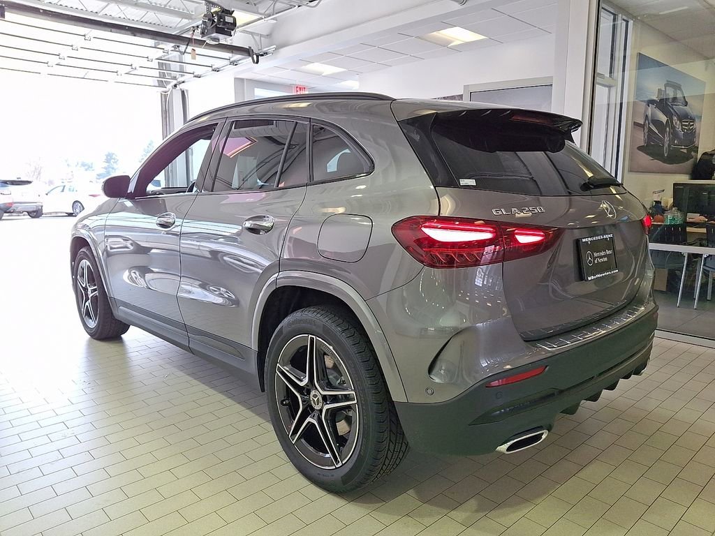 New 2026 Mountain Grey Metallic Mercedes-Benz GLA 250 image 32