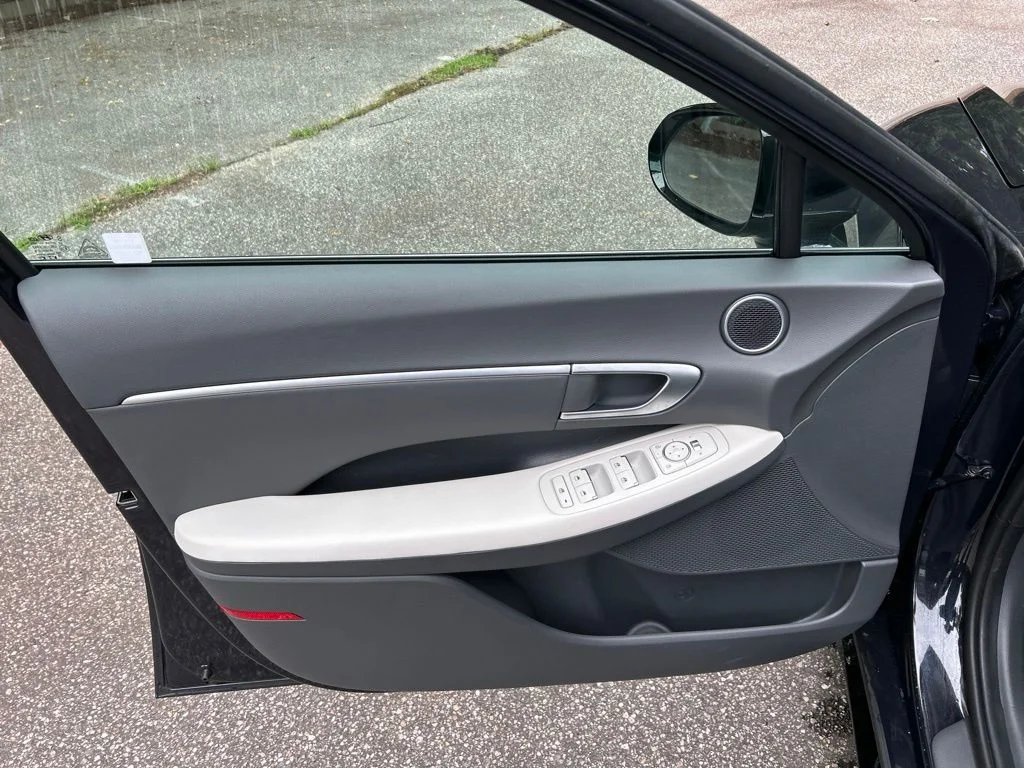 Used 2026 Blue Hyundai SEL Sport image 14