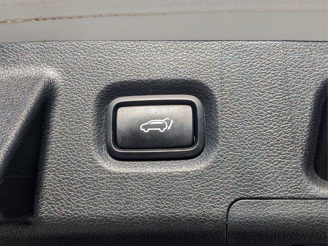 Used 2023 Serenity White Pearl Hyundai Calligraphy image 11