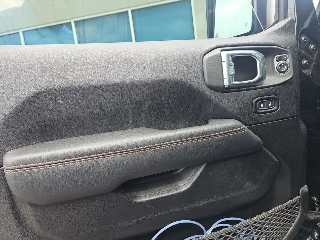 Used 2022 Black Jeep Mojave image 16
