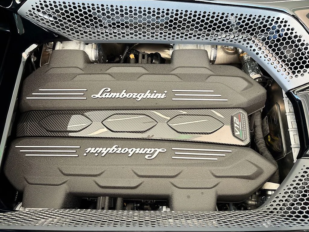 2024 Lamborghini Revuelto Base - Photo 33