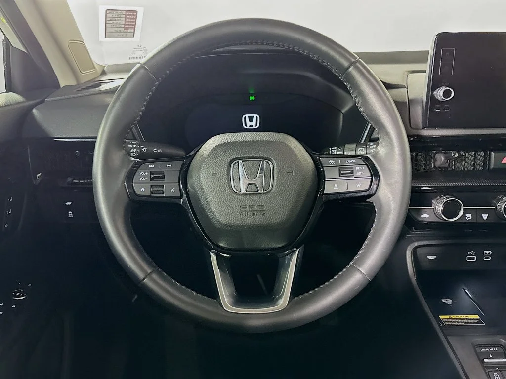 Used 2023 White Honda EX-L image 12