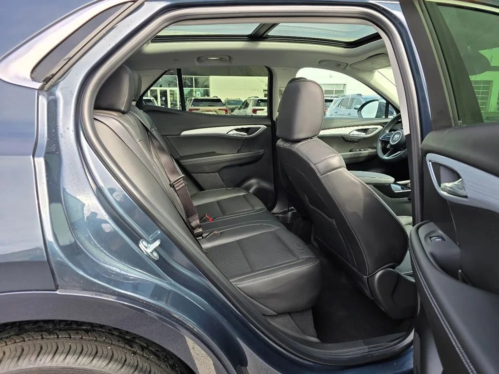New 2026 Quartz Blue Metallic Buick Avenir image 35