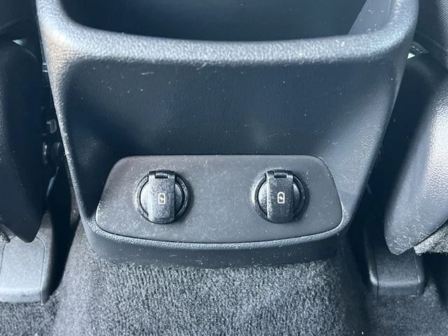 Used 2019 Blue Hyundai SE image 34