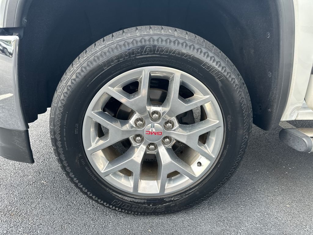 Used 2018 White GMC SLT image 10