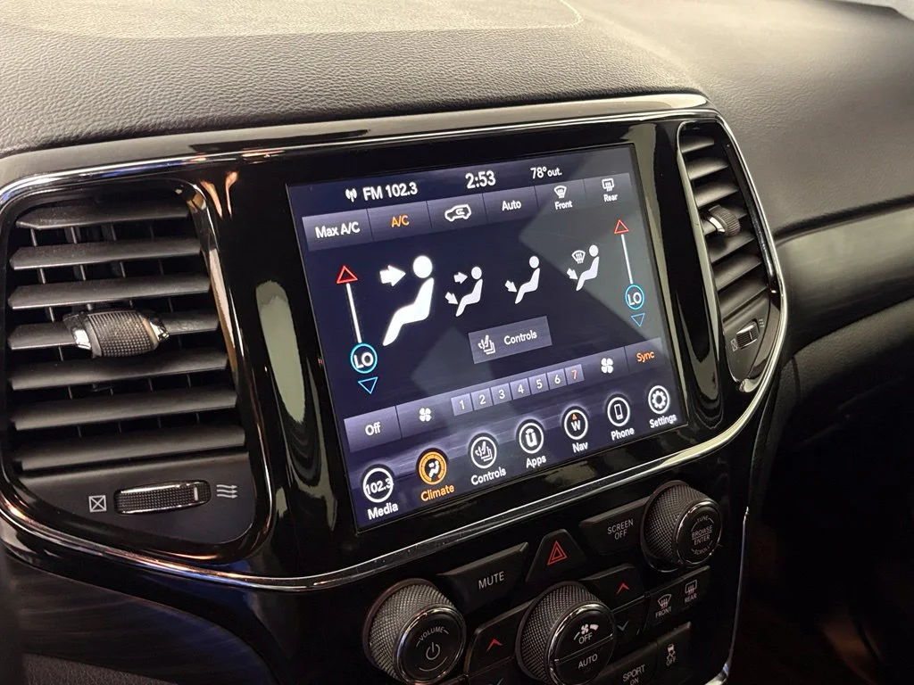 Used 2021 Silver Jeep Laredo X image 24