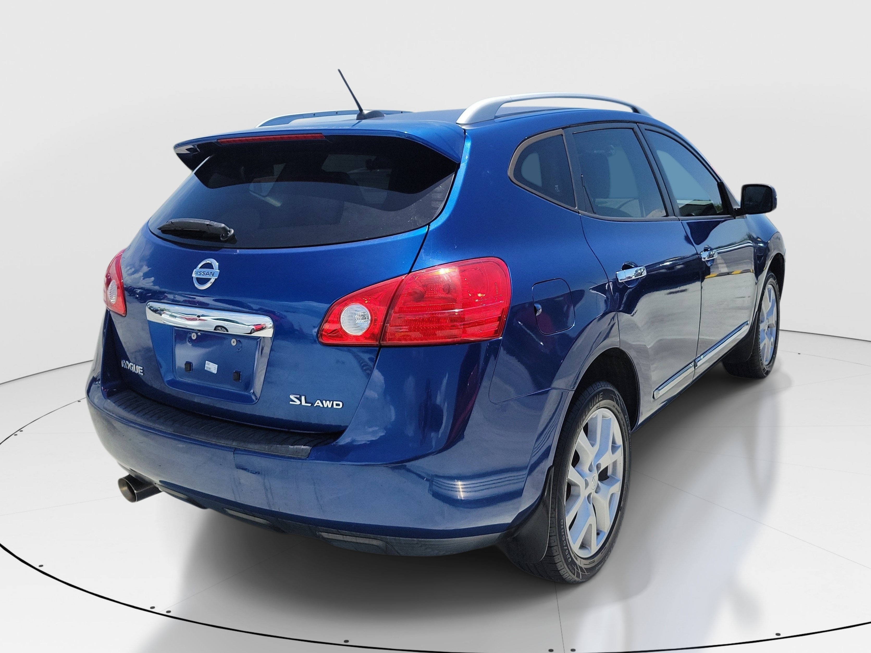 Used 2011 Indigo Blue Nissan SV image 6