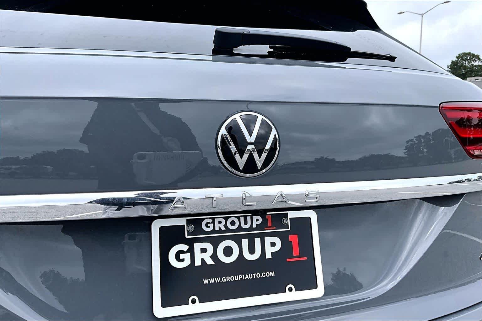 Used 2023 Pure Gray Volkswagen 3.6L V6 SEL Premium R-Line image 19