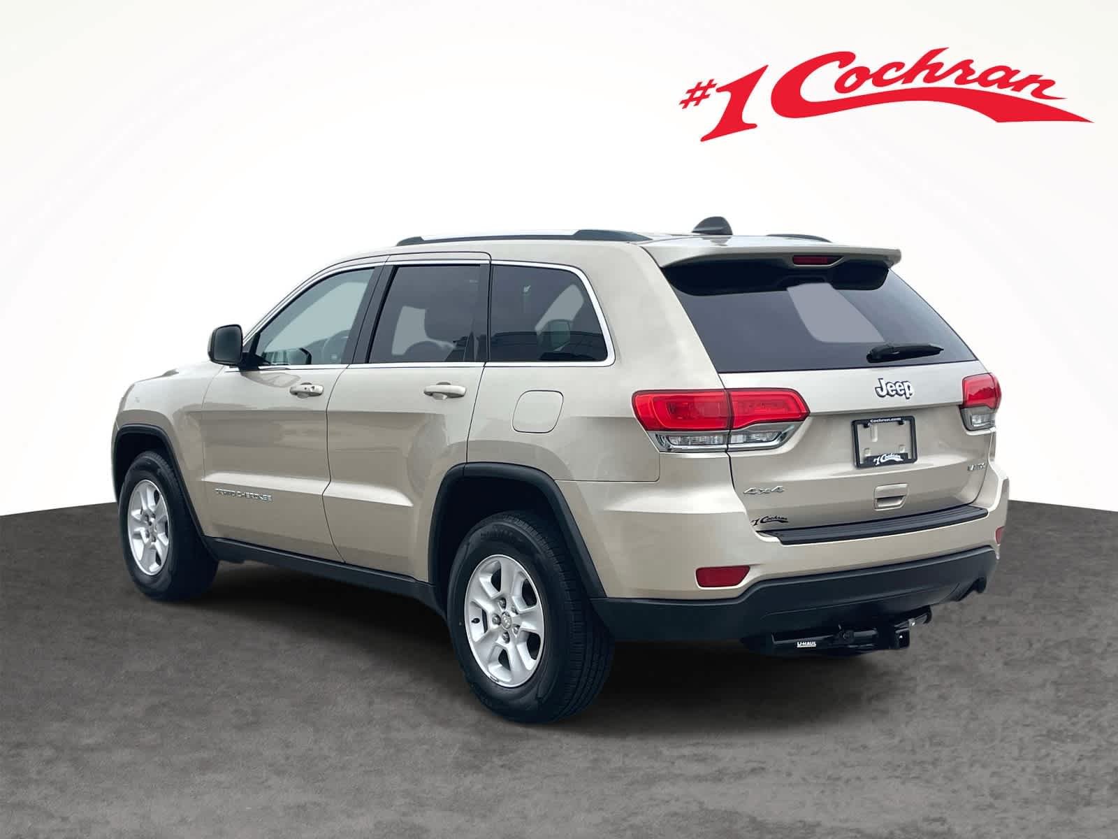Used 2014 Cashmere Pearlcoat Jeep Laredo image 14