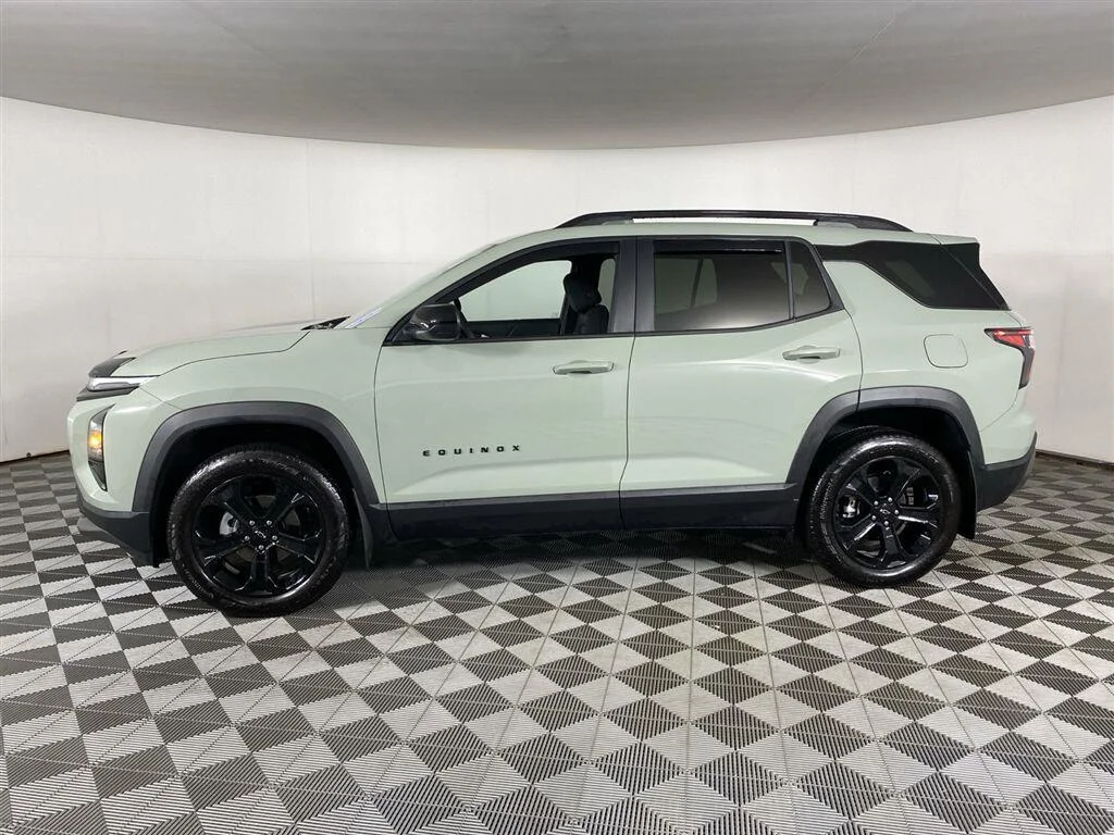 Used 2025 Gr Chevrolet  image 7