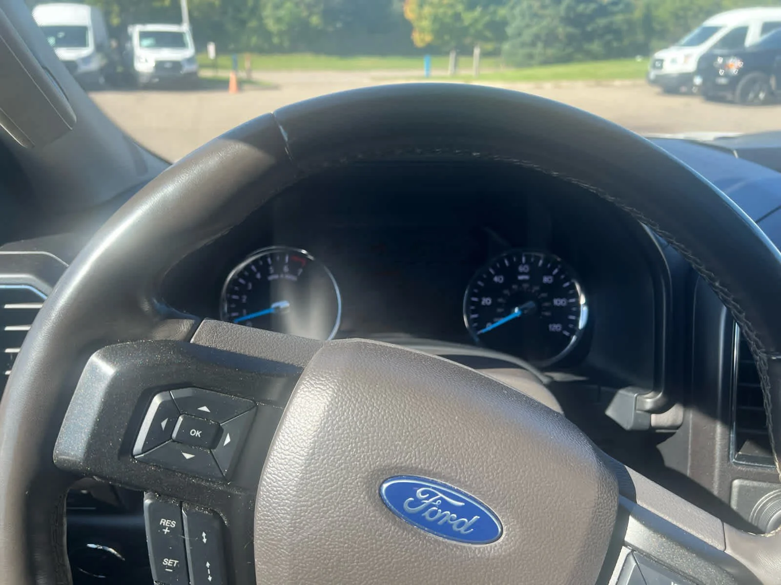 Used 2019 White Platinum Tri-Coat Metallic Ford Limited image 10