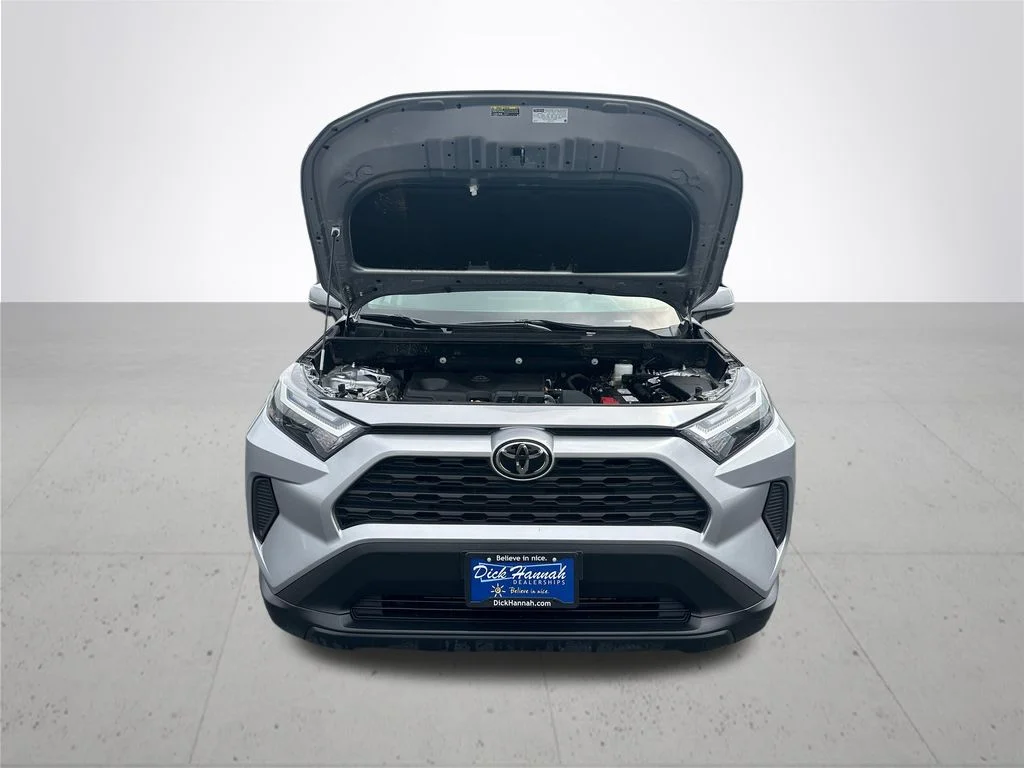 Used 2025 Silver Toyota XLE image 4
