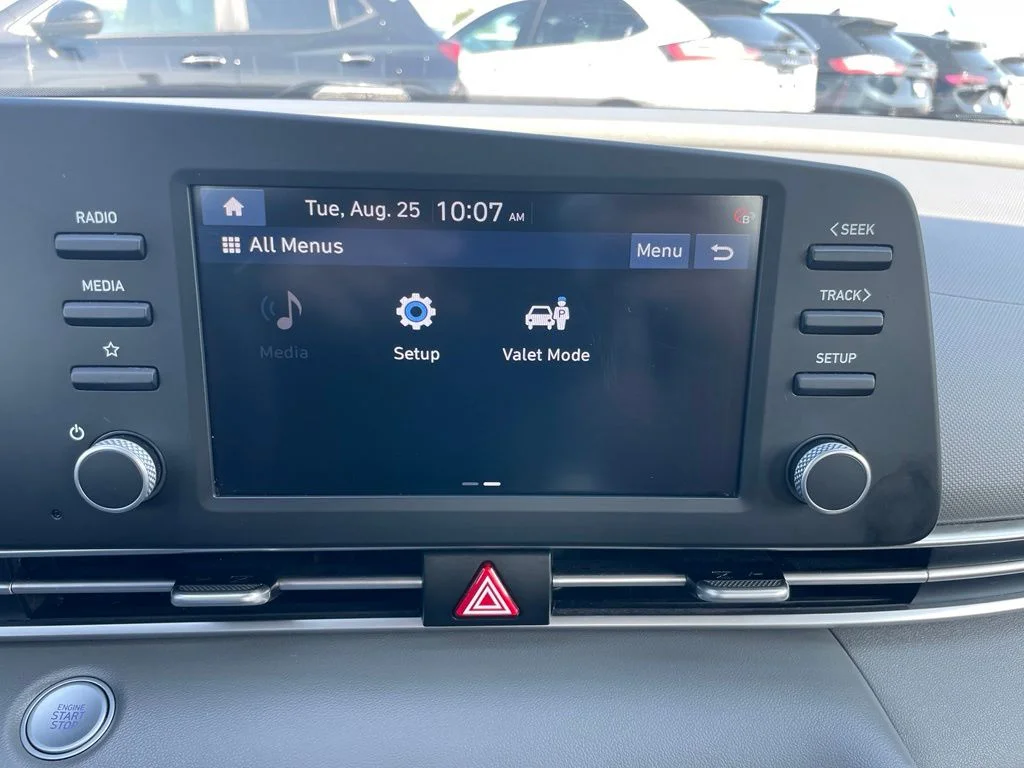 Used 2023 Calypso Red Hyundai SEL image 15