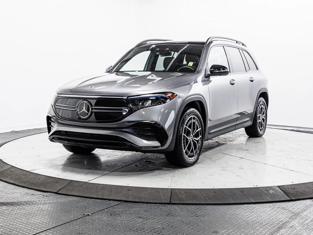 Used 2023 Mountain Gray Metallic Mercedes-Benz 300 image 3