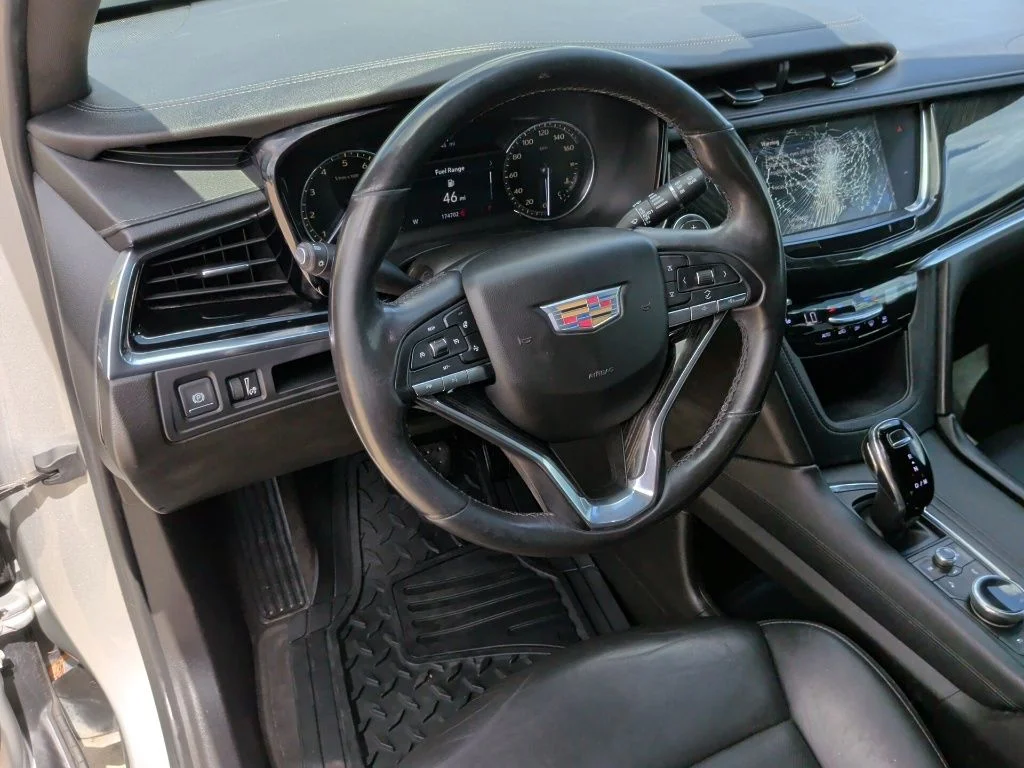 Used 2020 Silver Cadillac Premium Luxury image 15
