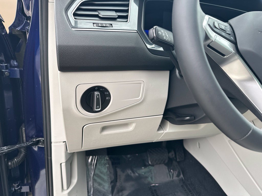 2022 Volkswagen Tiguan SE - Photo 24