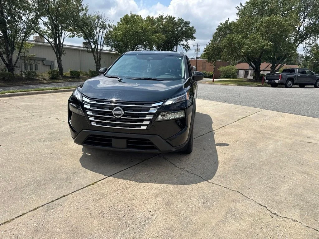 Used 2025 Black Nissan SV image 18