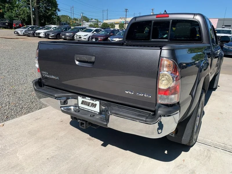 Used 2015 Gray Toyota Pickup 4D 6 ft image 9