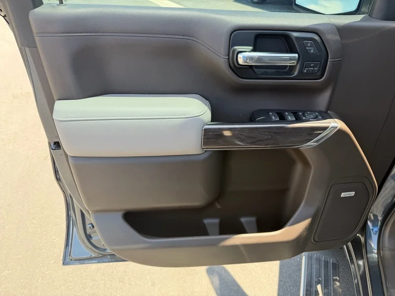 Used 2019 SHADOW GRAY METALLIC Chevrolet LTZ image 18