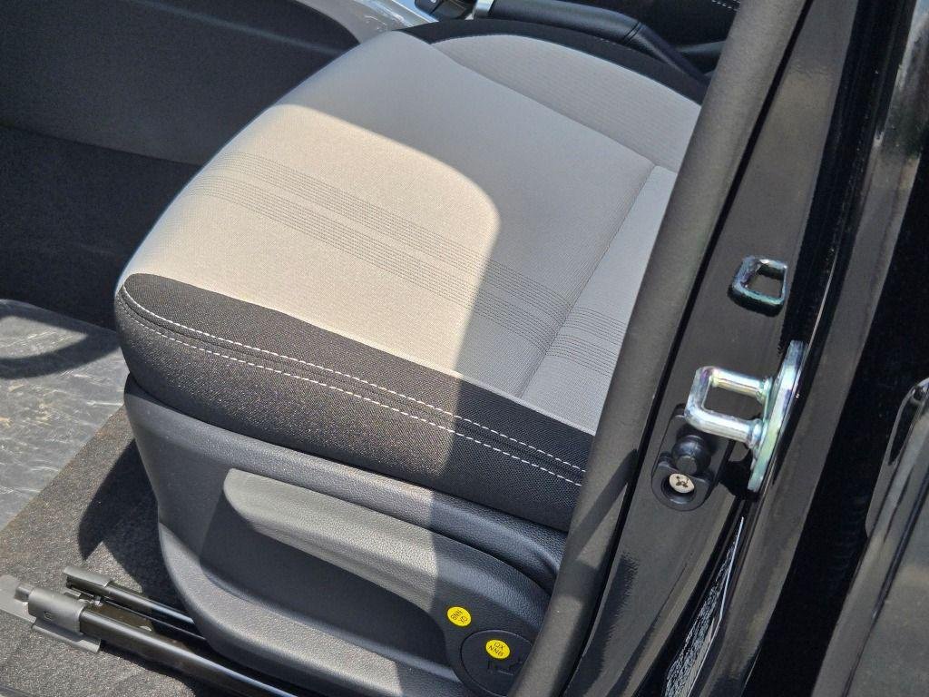 New 2026 Onyx Black Hyundai SEL image 21