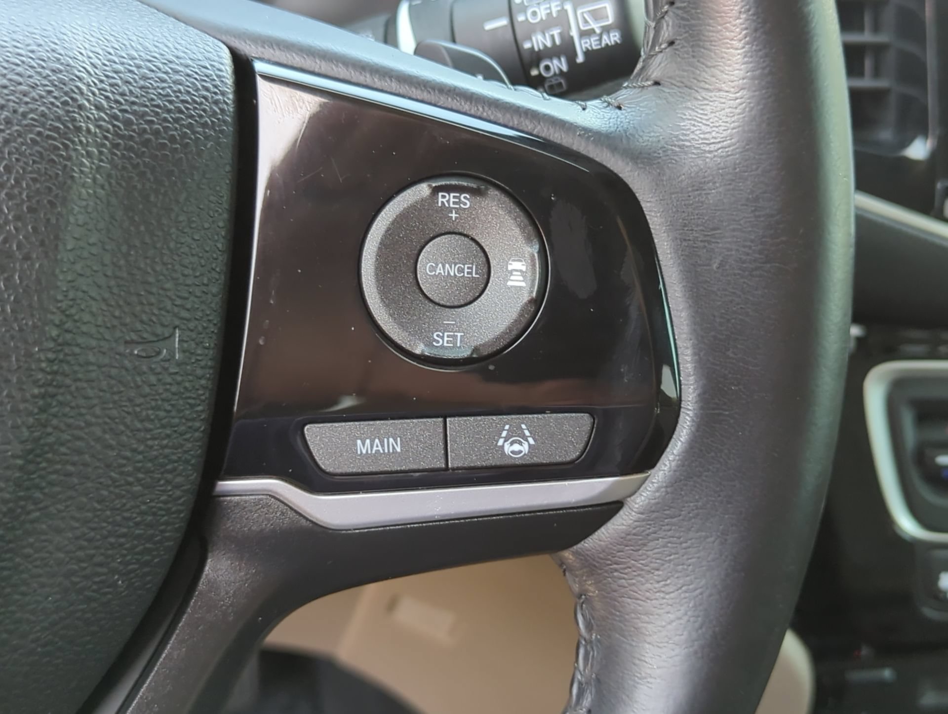 Used 2022 Deep Scarlet Pearl Honda Touring 8-Passenger image 34